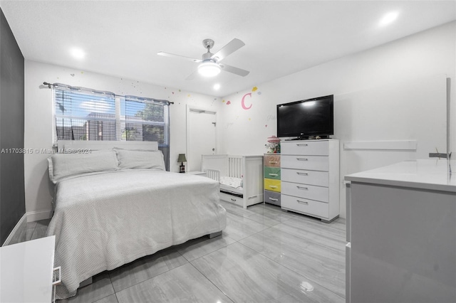 bedroom with ceiling fan