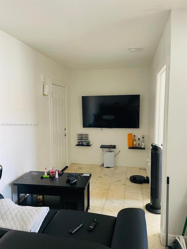 1526 Pennsylvania Ave Unit 14, Miami Beach, FL 33139 - view of living room