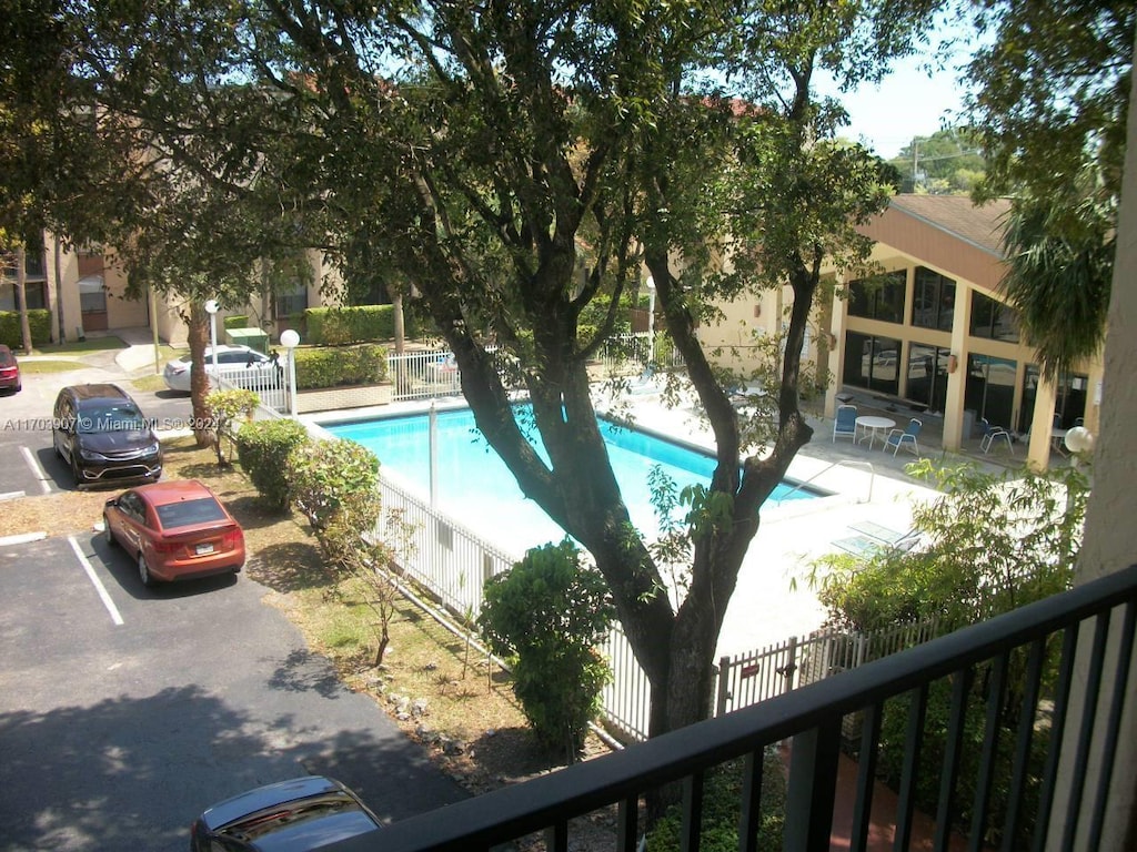 view of swimming pool