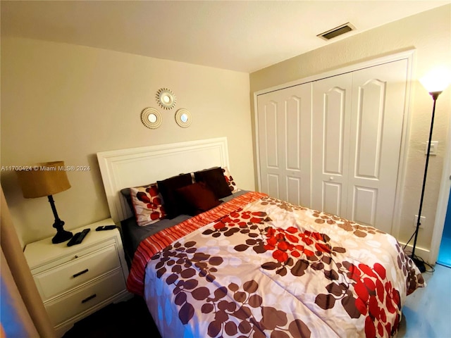 bedroom featuring a closet