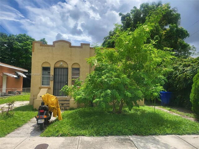 view of front of property