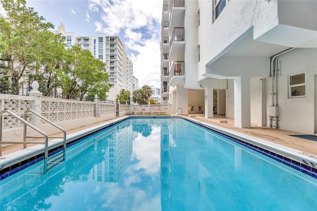 view of swimming pool