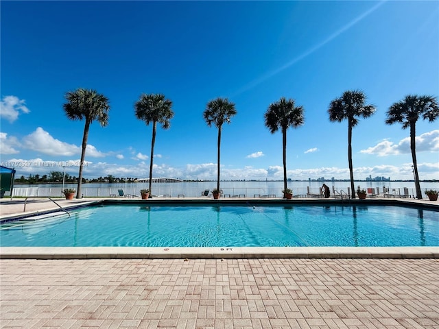 view of swimming pool