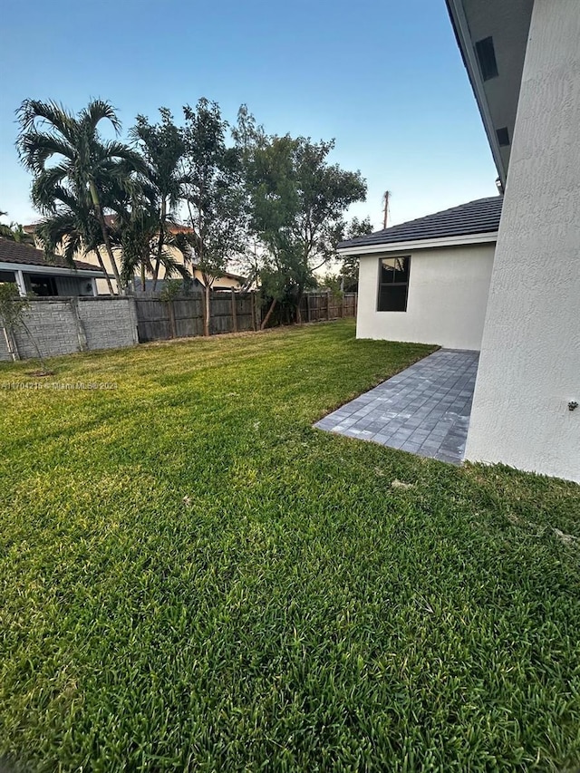 view of yard with a patio