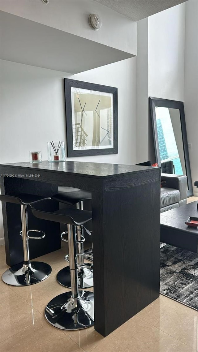 41 SE 5th St Unit 2011, Miami, FL 33131 - view of bar area