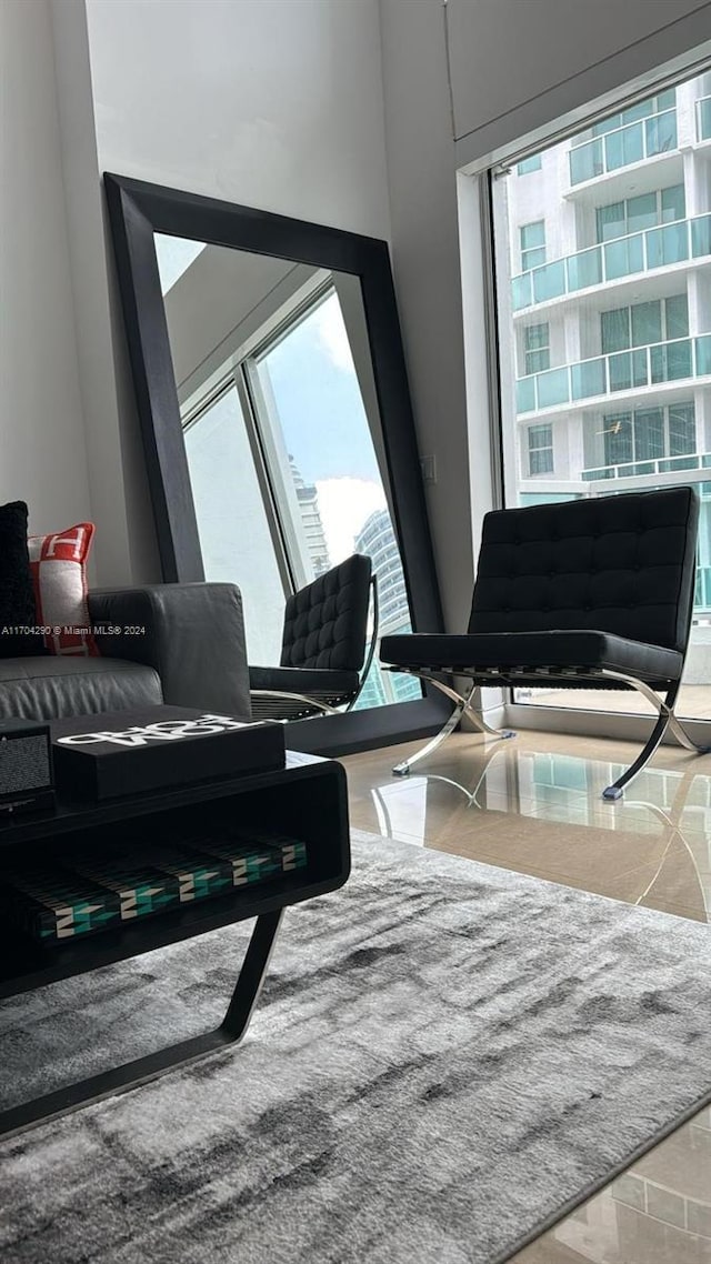 41 SE 5th St Unit 2011, Miami, FL 33131 - view of sitting room