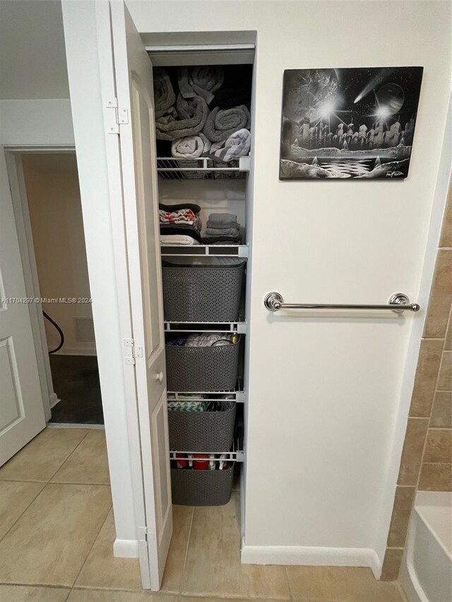 7350 SW 89th St Unit 817S, Miami, FL 33156 - view of pantry