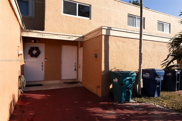 view of entrance to property