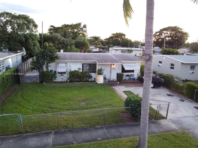 view of front of house with a front lawn