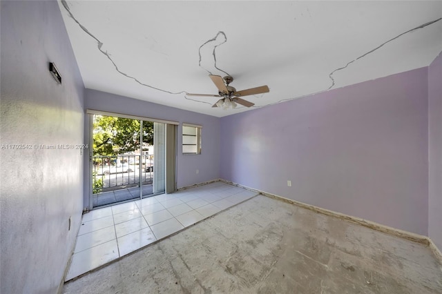 empty room with ceiling fan