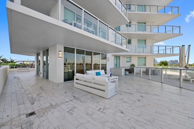 view of patio featuring an outdoor hangout area