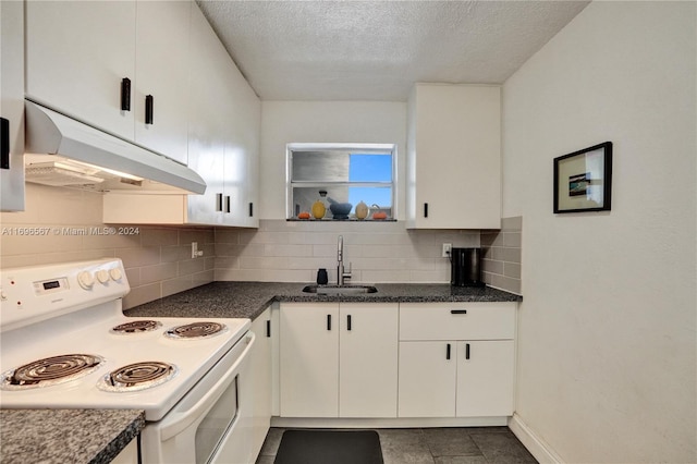 kitchen featuring sink, white electric stove, decorative backsplash, a textured ceiling, and white cabinetry