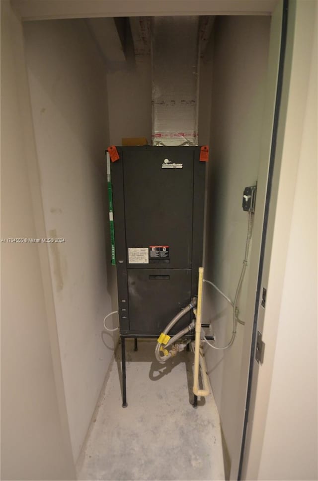 239 SW 9th St Unit 1603, Miami, FL 33130 - view of utility room