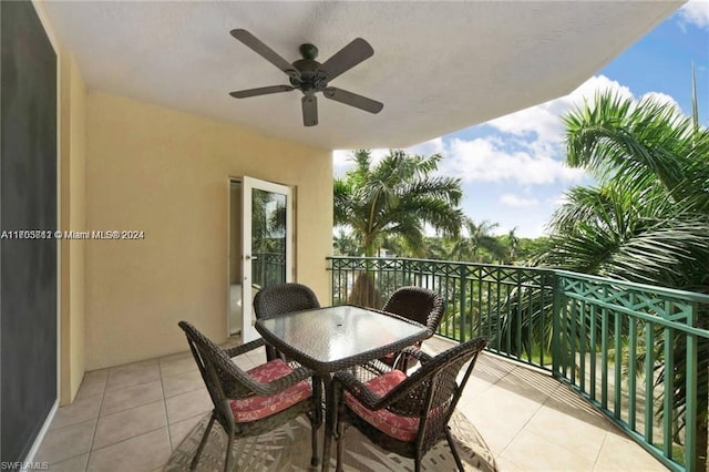 balcony featuring ceiling fan