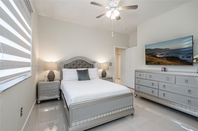 bedroom featuring ceiling fan