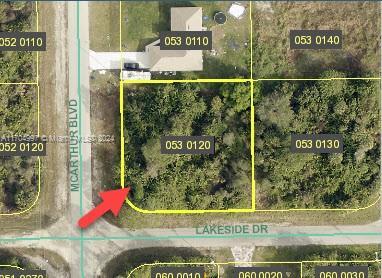 Listing photo 3 for 429 Mcarthur Blvd, Lehigh Acres FL 33974