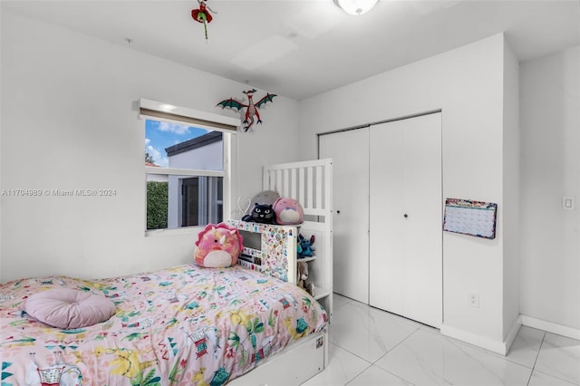 bedroom featuring a closet