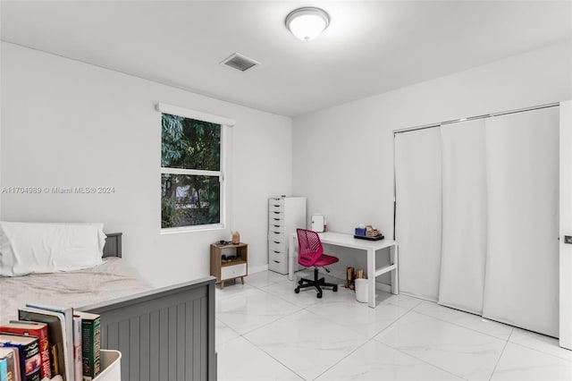 bedroom featuring a closet