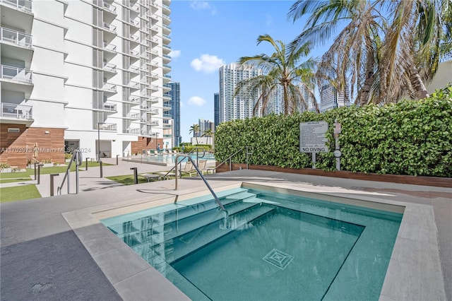 view of swimming pool