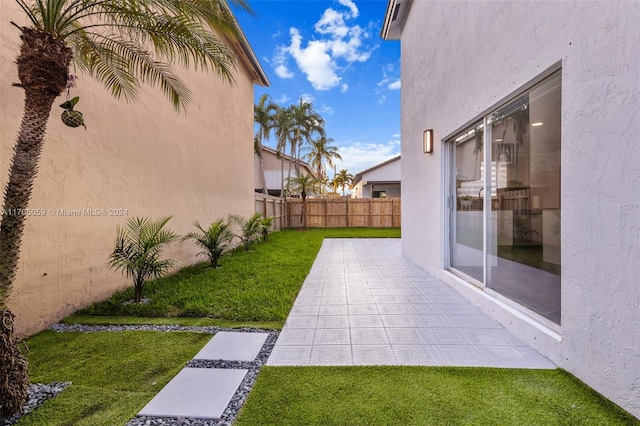 view of yard with a patio