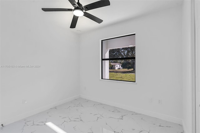 empty room with ceiling fan