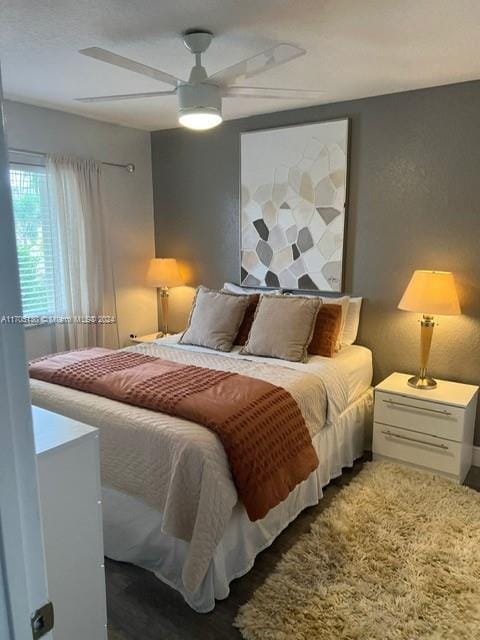 bedroom featuring ceiling fan