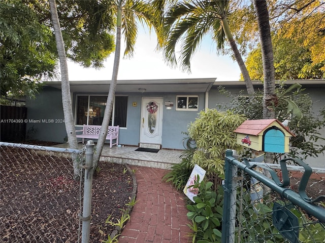 view of front of home with covered porch