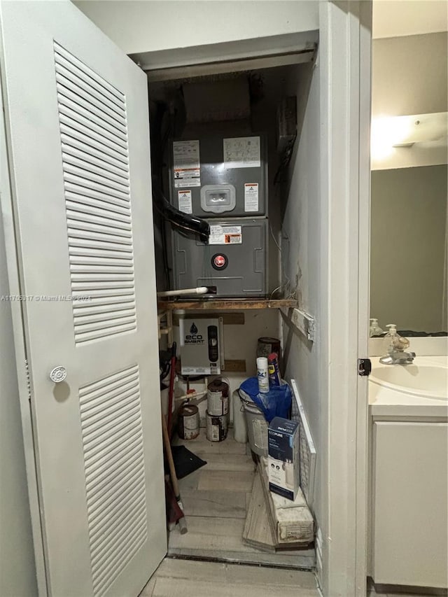 utility room with sink