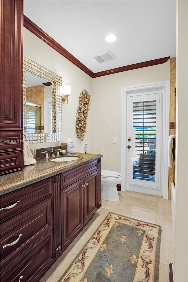 7720 SW 183rd Ter, Palmetto Bay, FL 33157 - bathroom with vanity, crown molding, a shower with shower door, and toilet