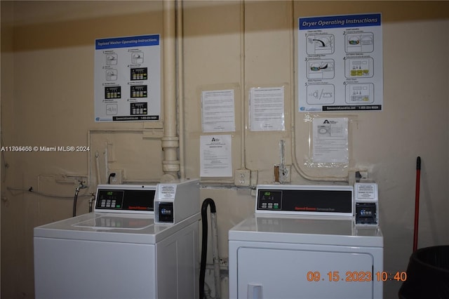 laundry area featuring washer and clothes dryer