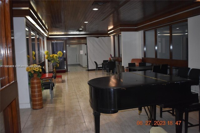 13499 Biscayne Blvd Unit 1601, North Miami, FL 33181 - lobby featuring recessed lighting