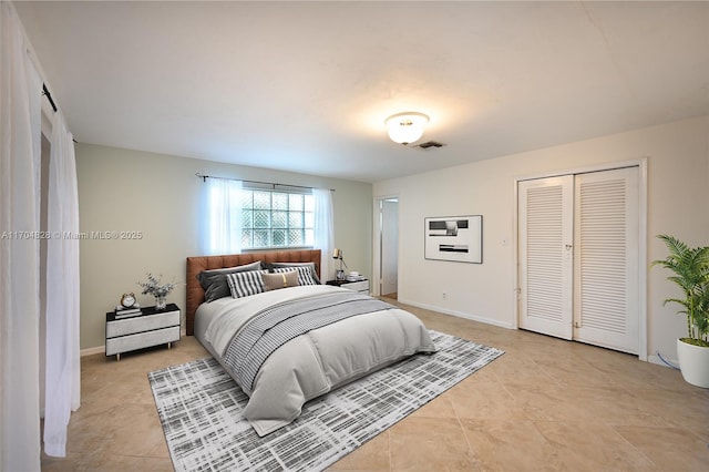 bedroom featuring a closet