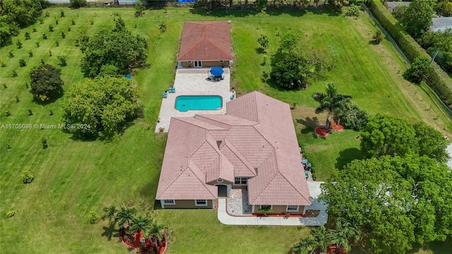 birds eye view of property featuring a rural view