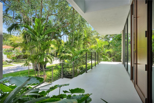 100 Hampton Ln, Key Biscayne, FL 33149 - view of balcony