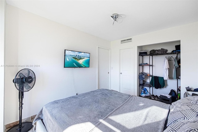 bedroom with a closet