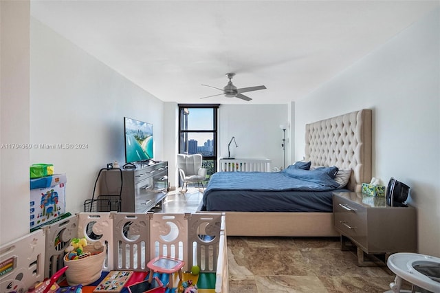 bedroom with ceiling fan