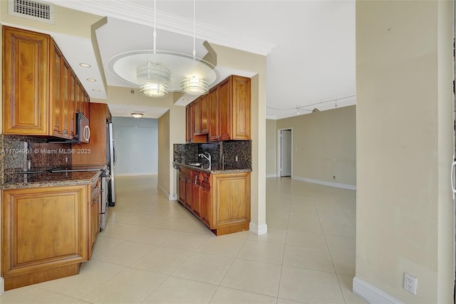 20281 E Country Club Dr Unit 2104, Aventura, FL 33180 - corridor featuring light tile patterned flooring, baseboards, floor to ceiling windows, and a water view