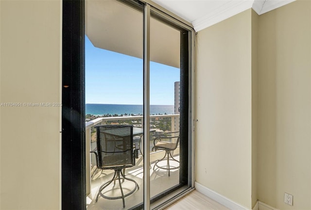 20281 E Country Club Dr Unit 2104, Aventura, FL 33180 - spare room with crown molding, light wood-style floors, and baseboards