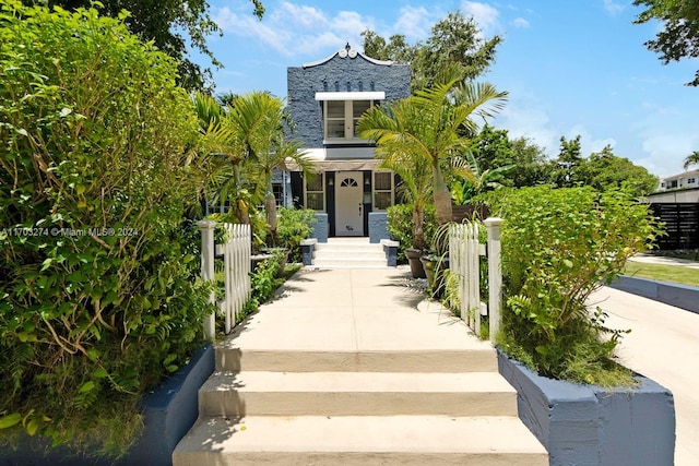 view of front of home