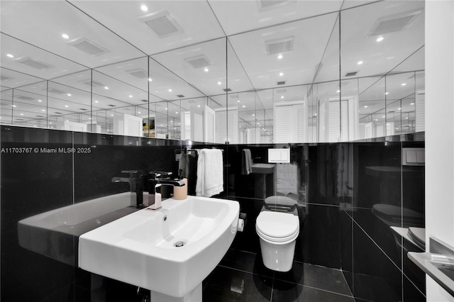 1800 NE 114th St Unit Ph05, Miami, FL 33181 - bathroom featuring sink and toilet