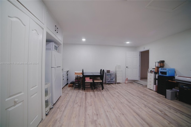 dining area featuring light hardwood / wood-style floors