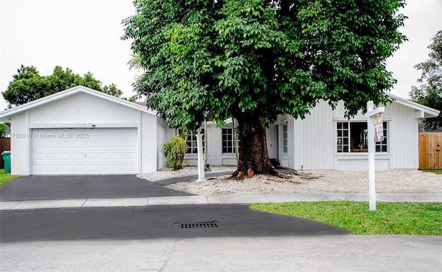 view of front facade featuring a garage