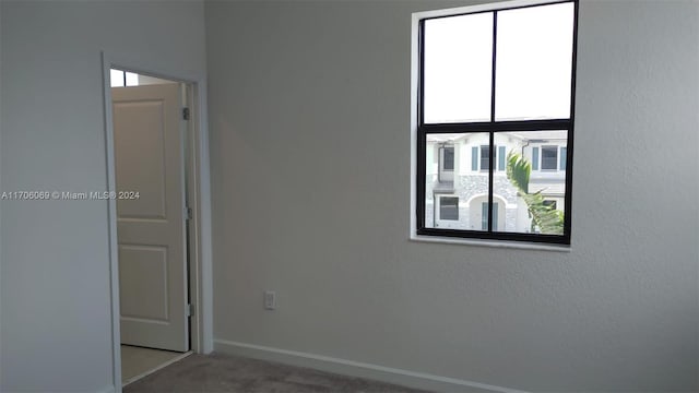 empty room with carpet