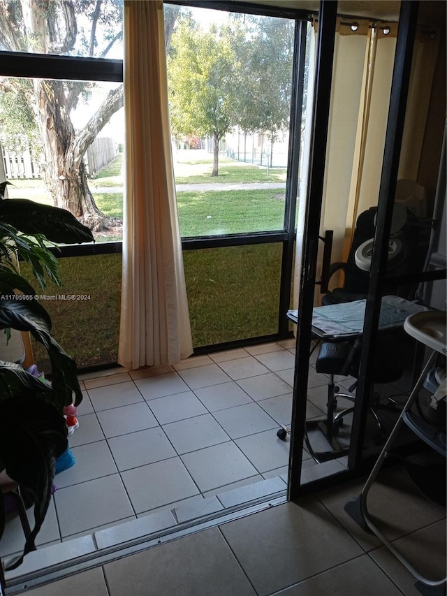 view of sunroom / solarium