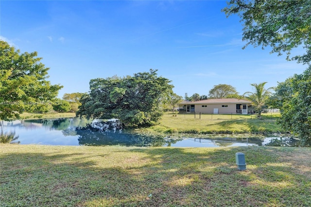 view of yard featuring a water view