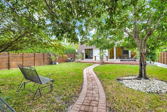 view of yard featuring a patio