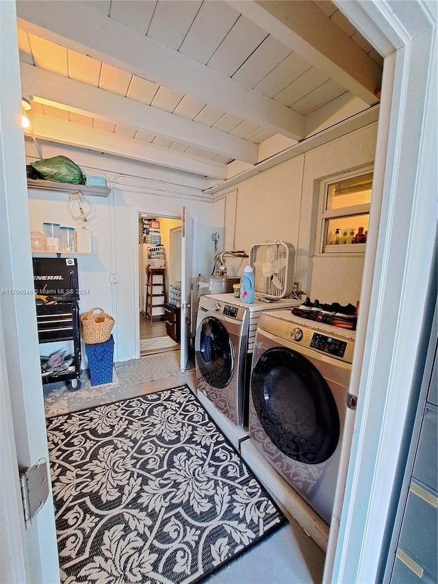 laundry room featuring independent washer and dryer