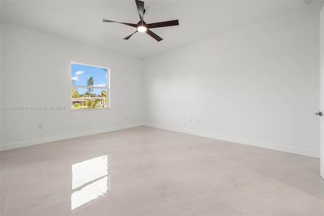 unfurnished room featuring ceiling fan