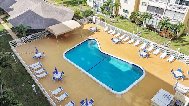 421 NE 14th Ave Unit 203, Hallandale Beach, FL 33009 - view of community pool