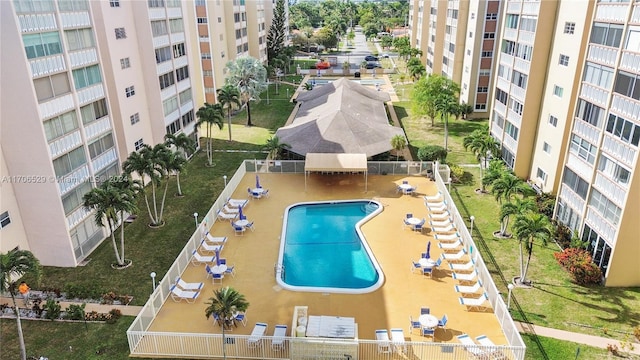 421 NE 14th Ave Unit 203, Hallandale Beach, FL 33009 - view of community pool